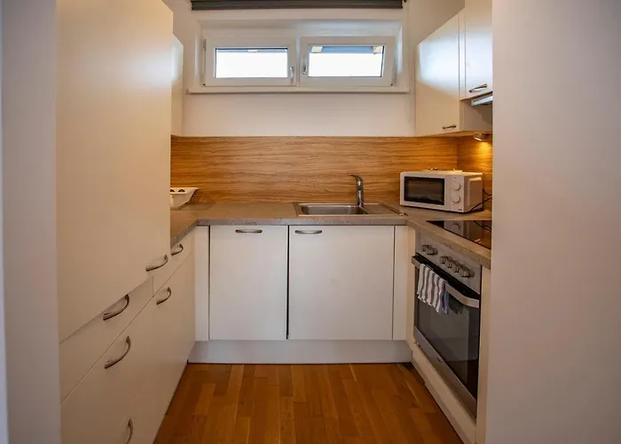 Apartmán Central + Free Parking Spot *