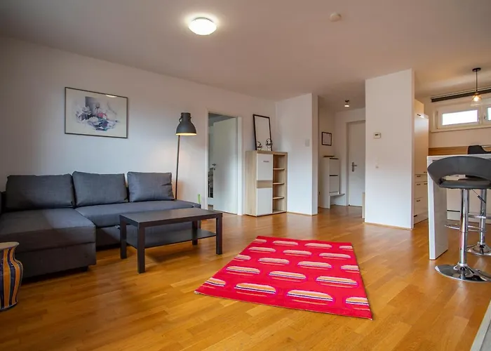 Central + Free Parking Spot شقة فلبمس