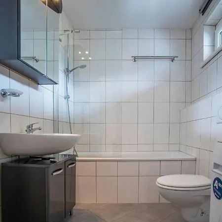 Central + Free Parking Spot